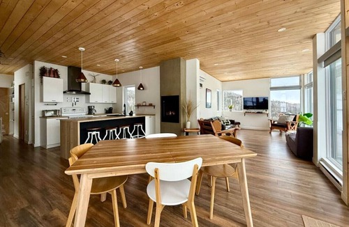 Petite-Riviere-Saint-Francois Ski Chalet | Mont Mignon Chalet aux mille et une vues