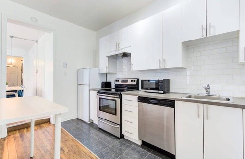 Plateau Mont Royal Apartment | Mont-Royal Ave Apartment with Private Studio Suite