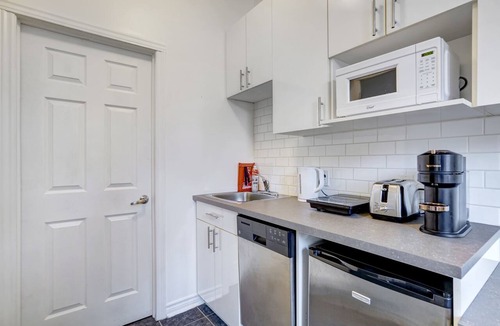 Plateau Mont Royal Apartment | Mont-Royal Ave Apartment with Private Studio Suite