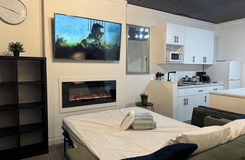 Northeast Edmonton House | Monthly Disc | Fast Wi-Fi -11