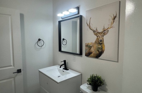 Northeast Edmonton House | Monthly Disc | Fast Wi-Fi -13