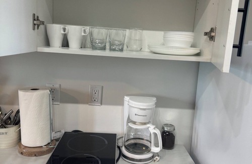 Northeast Edmonton Apartment | Monthly Disc | Fast Wi-Fi -14