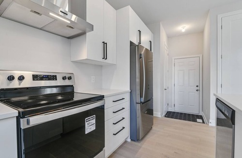 Ottawa Division House | Monthly Rental Spacious Modern Home in Barrhaven. Steps to Downtown,Shops,River
