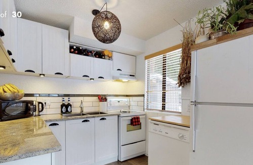Alpine Meadows Cabin | Monthly Winter Whistler Cabin - Available for Christmas