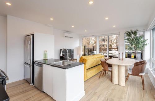 Shaughnessy Village Apartment | Montreal Downtown Haven, Walk to All Attractions