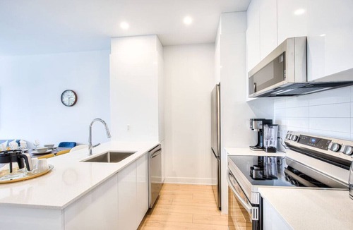 Tetreaultville Apartment | Montreal`s Guest Palace in a 2bedroom Apartment