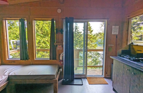 Saint-Faustin-Lac-Carre House | Most secluded treehouse, spectacular lake view | Lodging #19