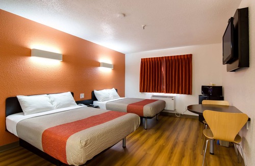 Kerrobert Hotel | Motel 6 Kerrobert, SK