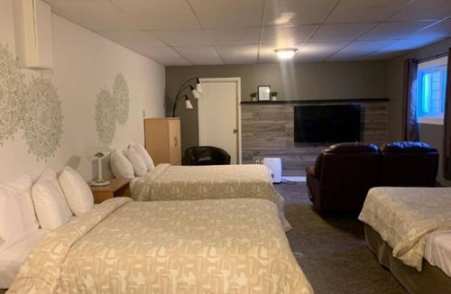 Baie-St-Paul Hotel | Motel Des Cascades : Large Family Room