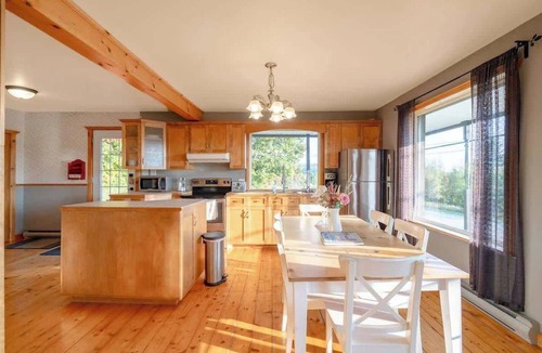 Saint-Leonard-de-Portneuf House | Mountain Chalet: Hot Tub, Fire Pit & Views