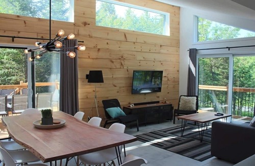 Orford Ski Chalet | Mount Orford - Spa - Neptune