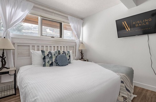Panorama Condo | Mountain Aloha | Sleeps 8 | Hot Tub | Pools