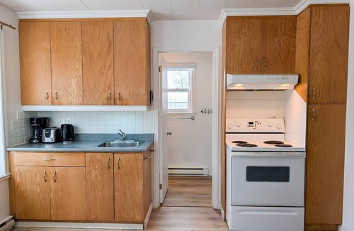 Saint-Tite-des-Caps Ski Chalet | Mountain Breeze Refuge near Mont-Ste-Anne