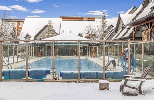 Cougar Creek Condo | Mountain Chic | 2BR Family Escape | Hot Tub + Pool