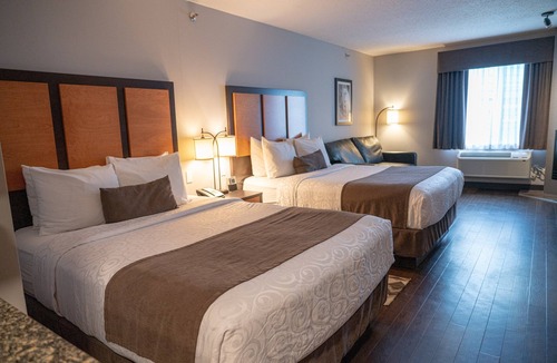 Canmore Hotel | Mountain Getaway with Free Breakfast