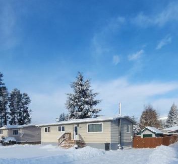 Valemount House | Mountain Joy Getaway