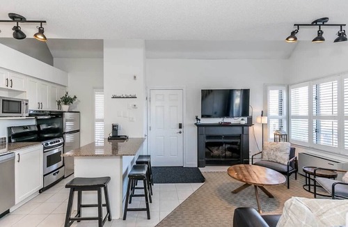 Craigleith Apartment | Mountain Peaks | Pool, Shuttle w/2 Patios