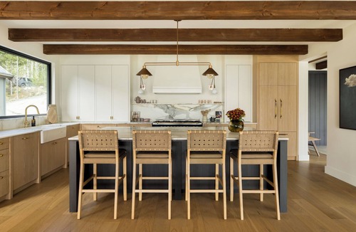 Roberts Creek House | Mountain Retreat with unobstructed ocean views!