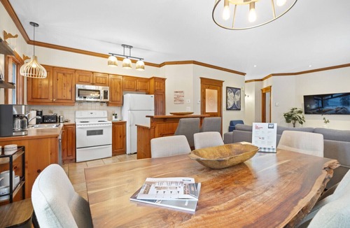Mont-Tremblant House | Mountain Top Home- Minutes to Tremblant Village