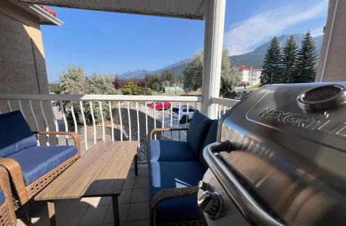 East Kootenay Apartment | Mountain View Villas with Fairmont Creek Vacation Rentals