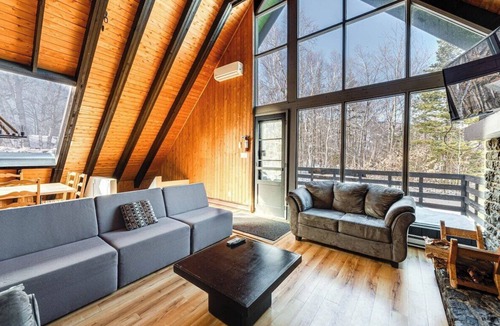 Beaupre Ski Chalet | Mountain View - 4 bedrooms - 13 people