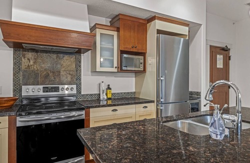 Canmore Apartment | Mountain View, a 3BR Penthouse with Private Balconies