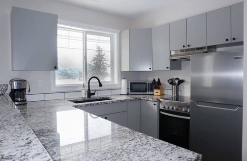 Harvie Heights Condo | Mountain View Condo and Banff National Park Pass
