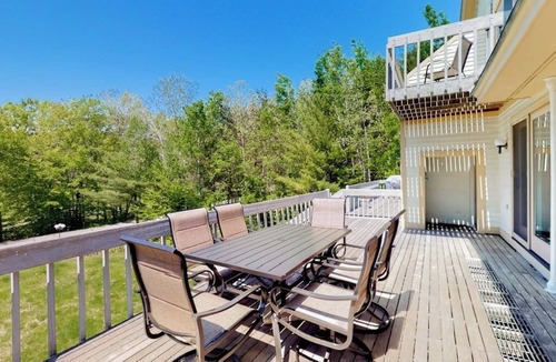 Jackson Condo | Mountain view condo with gas fireplace, balcony, & grill - close to skiing