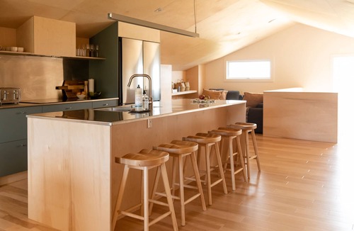 L'Ile-du-Havre-Aubert House | Mountain view family room