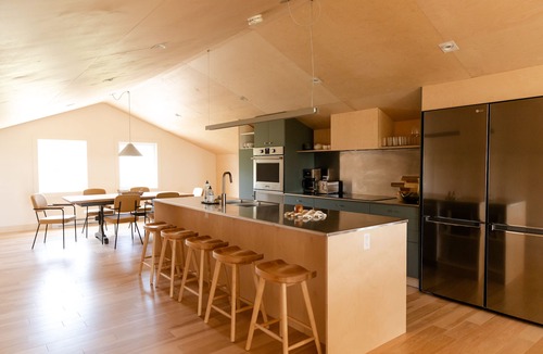 L'Ile-du-Havre-Aubert House | Mountain view family room