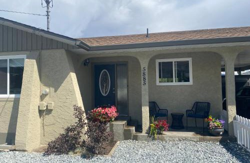 Oliver Bed & Breakfast | Mountain View Villa with Saltwater Pool
