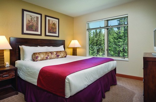 Canmore Resort | Mountains, glaciers, forests!