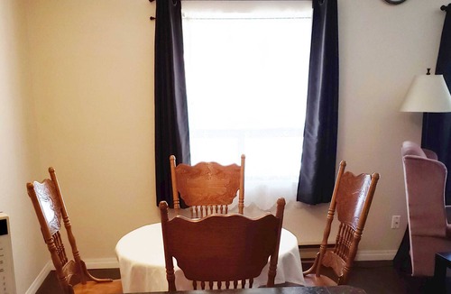Blarchmont Apartment | ☆ MOUNTAINSIDE COMFORT ☆☆ 5 Min to Golf & Ski