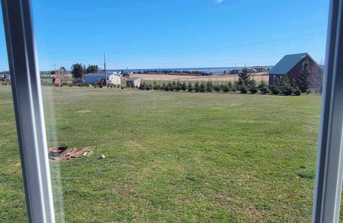 Malpeque Cottage | Ms. Sea View The Heart of PEI!1 Minute to Malpeque Warf and Cabot Beach