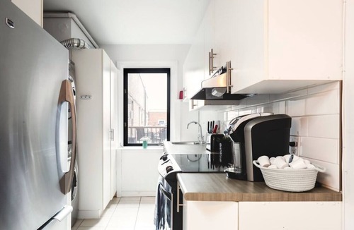 Plateau Mont Royal Apartment | MTLVR #06 | Gather with family, prime location
