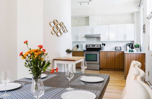Mile End Apartment | MTLVR #08 | Bright and chic flat, terrace, A/C