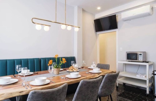 Plateau Mont Royal Apartment | MTLVR #16 | Stunning view on the mountain, 7 beds