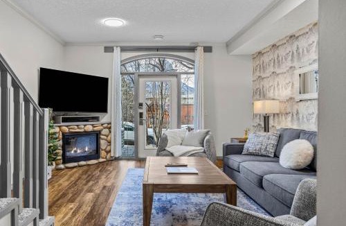 Canmore House | Mystic Chalet- Views, Pool, Hot Tub, Pets - managed by Little Sister Getaways