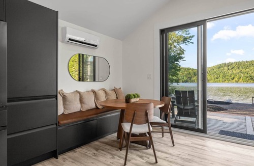 Porters Lake Villa | Nalu Lakeside Villa