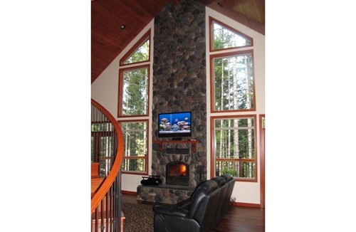 Regional District of Nanaimo House | Nanaimo Lakeside Escape