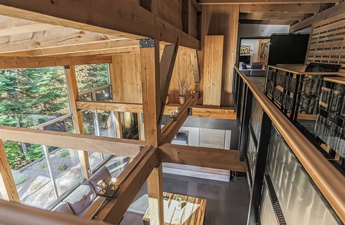 Morin Heights Ski Chalet | Nature and light--Close to services