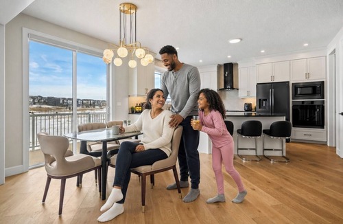 Calgary House | Near Airport | Water View | Massage | Poker Room