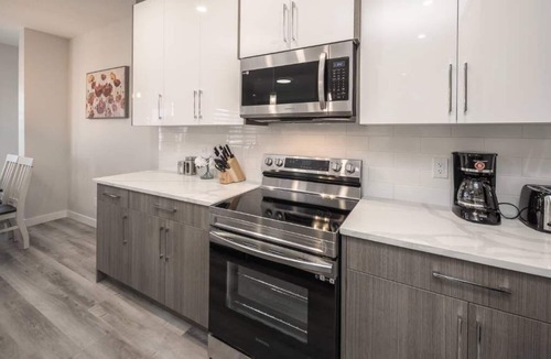 Lynnwood Ridge House | Near Downtown Large 3BR FREE Banff Pass