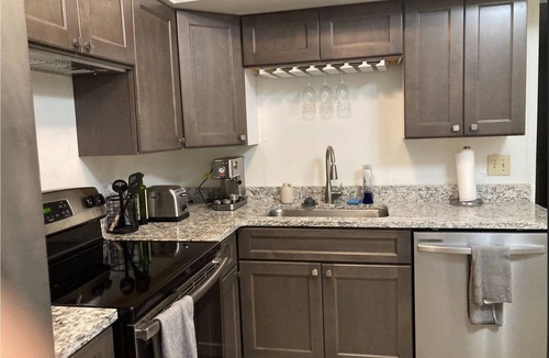 Southwest Raleigh House | Near NCSU, State Fair, RDU & RTP-2BR +Fire Pit+Fenced Yard+Ample Private Parkng