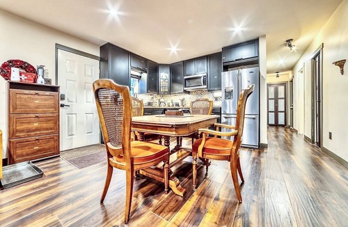 Knight House | Neocolonial Quarters