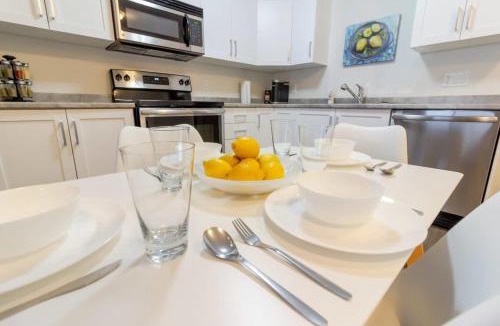 Saint John House | New 2BD Condo, UNB, Hospital, Golf, Patio Coffee