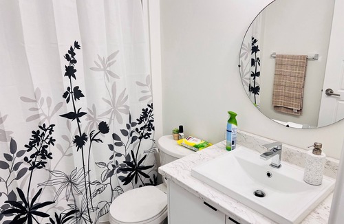 Moncton House | New and Modern Suite in Bristol Riverview