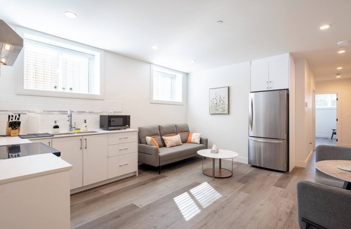 Killarney House | New Bright 2BR Vivian Suite