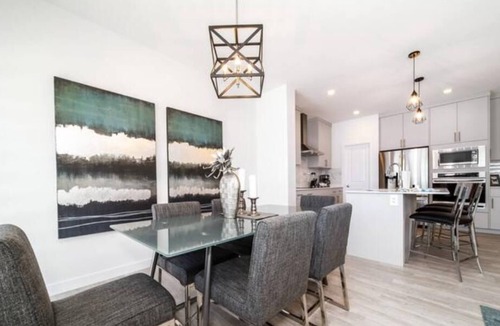 Leduc County House | New - Chic Modern Home - King bed - Foosball - Sleeps 8!