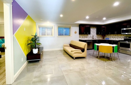 West Abbotsford House | New Clean modern Entire Suite w/ Unbeatable Value.